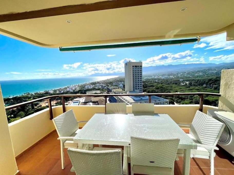 Panoramic Ocean Sunset View Apartment